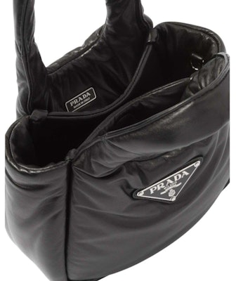 프라다 소프트 나파 가죽 패딩 미니백 (블랙)
Order 프라다 소프트 나파 가죽 패딩 미니백 (블랙)