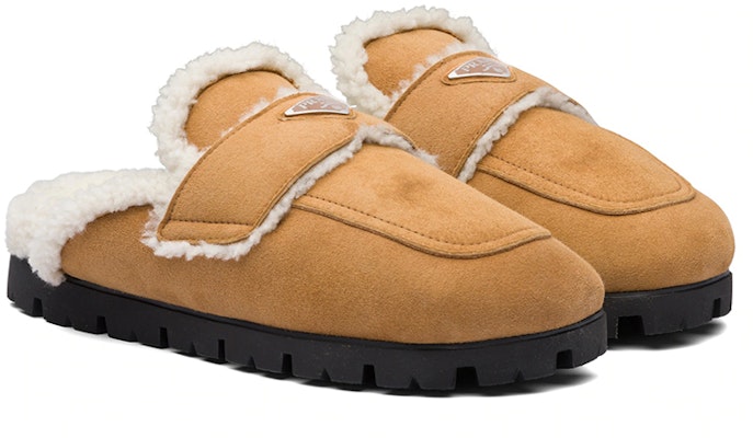 Prada Sport Slide 'Kenyamanan Hangat Shearling Cokelat' 2S2956_1A6_F0046_F_A000 Lookbook Prada Sport Slide 'Kenyamanan Hangat Shearling Cokelat' 2S2956_1A6_F0046_F_A000