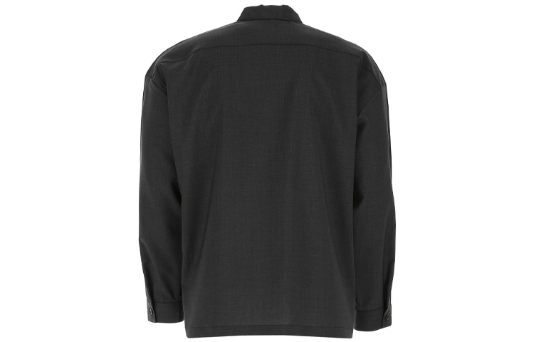 Lookbook PRADA SS21 黑色長袖防曬襯衫附標誌圖案。 SC540-S211-1RII-F-0480