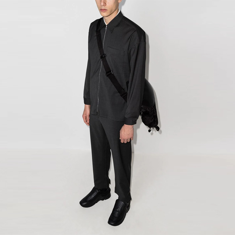 Shop PRADA SS21 黑色長袖防曬襯衫附標誌圖案。 SC540-S211-1RII-F-0480