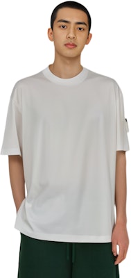 Camiseta Blanca PRADA SS21 Suelta con Bolsillo Cremallera en el Brazo. UJN762S2121ZLC-F0009 Shop Camiseta Blanca PRADA SS21 Suelta con Bolsillo Cremallera en el Brazo. UJN762S2121ZLC-F0009