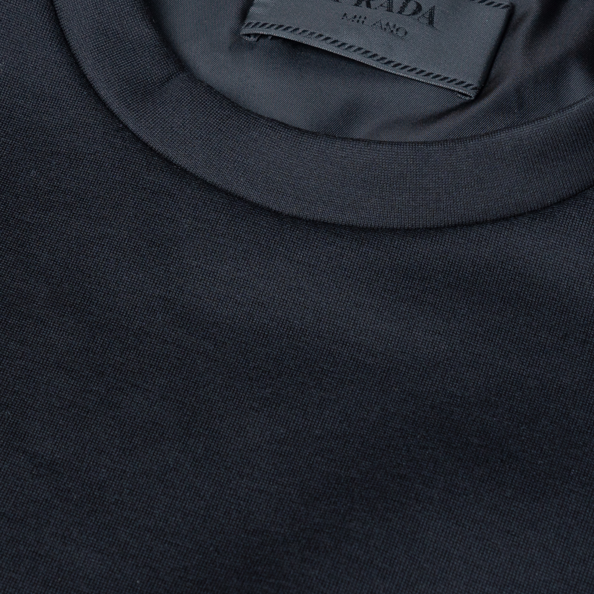 Details for 普拉达 SS22 黑色圆领徽标贴饰卫衣. UJL30A-11OQ-F0806-S-222