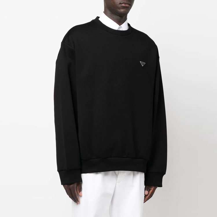 Sizing 普拉达 SS22 黑色圆领徽标贴饰卫衣. UJL30A-11OQ-F0806-S-222