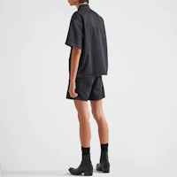 Shop PRADA SS22 Kemeja Hitam Denim Oversized Lengan Pendek Pelindung Matahari. GEC067-12K8-F0557-S-212