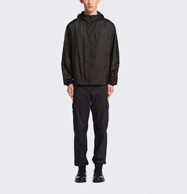 普拉达SS22黑色连帽夹克带标志. SGC012-1ZWT-F0002-S-221 Purchase 普拉达SS22黑色连帽夹克带标志. SGC012-1ZWT-F0002-S-221