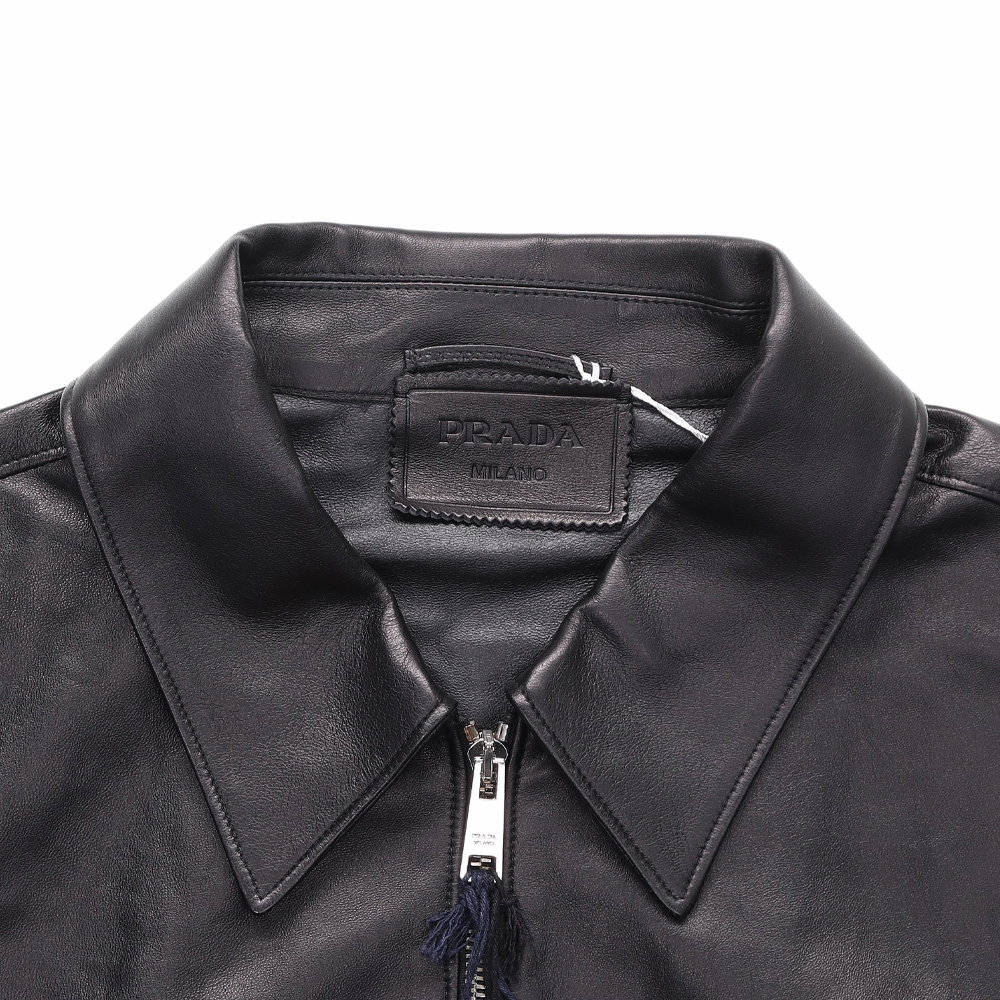 Details for 프라다 SS22 블랙 양가죽 지퍼 칼라 재킷. UPW428-1WDV-F0002