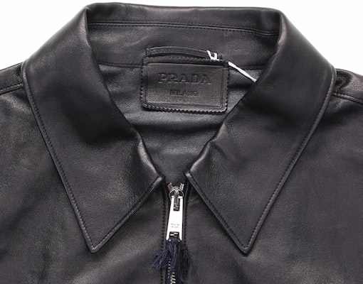 프라다 SS22 블랙 양가죽 지퍼 칼라 재킷. UPW428-1WDV-F0002 Details for 프라다 SS22 블랙 양가죽 지퍼 칼라 재킷. UPW428-1WDV-F0002