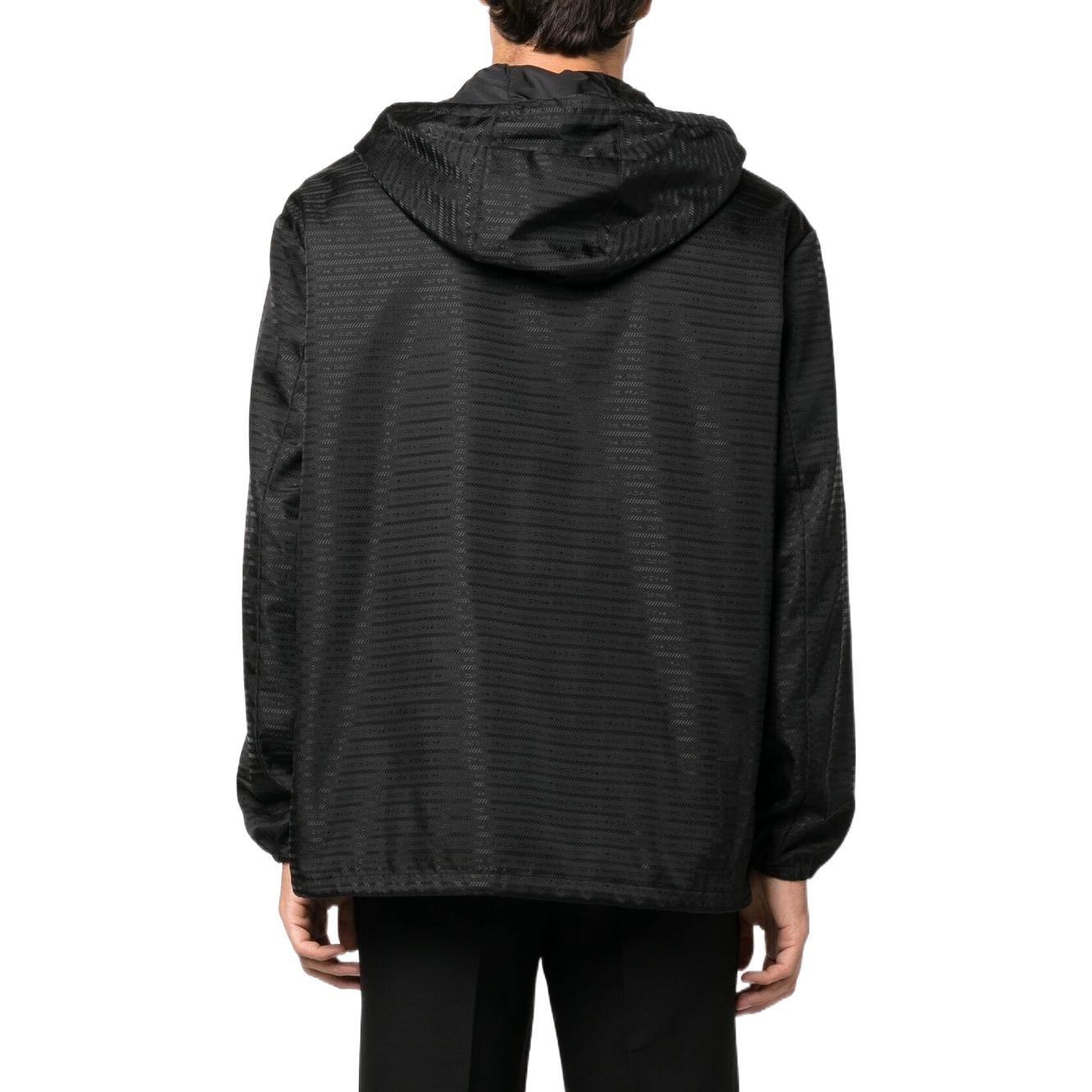 Shop 프라다 SS22 블랙 로고 패치 지퍼 릴렉스 핏 후디 재킷. SGC057-S221-11FCF-0-002