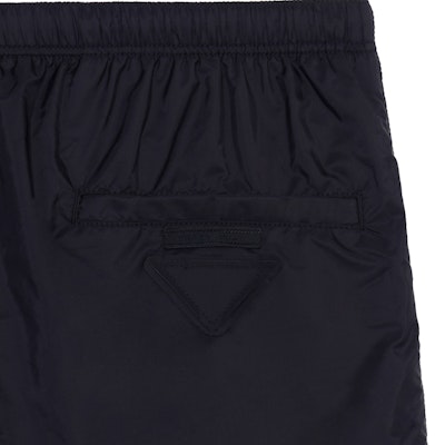 PRADA SS22 黑色松紧腰休闲短裤 UB332S2211WQ9-F0002 Shop PRADA SS22 黑色松紧腰休闲短裤 UB332S2211WQ9-F0002