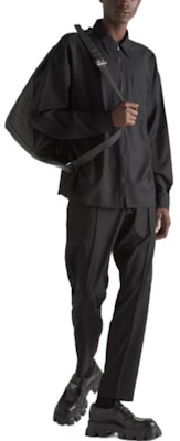 프라다 SS22 블랙 긴팔 풀집 선 프로텍션 셔츠 SC61411AD-F0002-S-221 Lookbook 프라다 SS22 블랙 긴팔 풀집 선 프로텍션 셔츠 SC61411AD-F0002-S-221