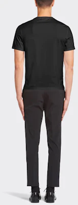 PRADA SS22 纯黑色圆领短袖T恤 休闲风格 UJN712-1YDP-F0002-S-211 Purchase PRADA SS22 纯黑色圆领短袖T恤 休闲风格 UJN712-1YDP-F0002-S-211