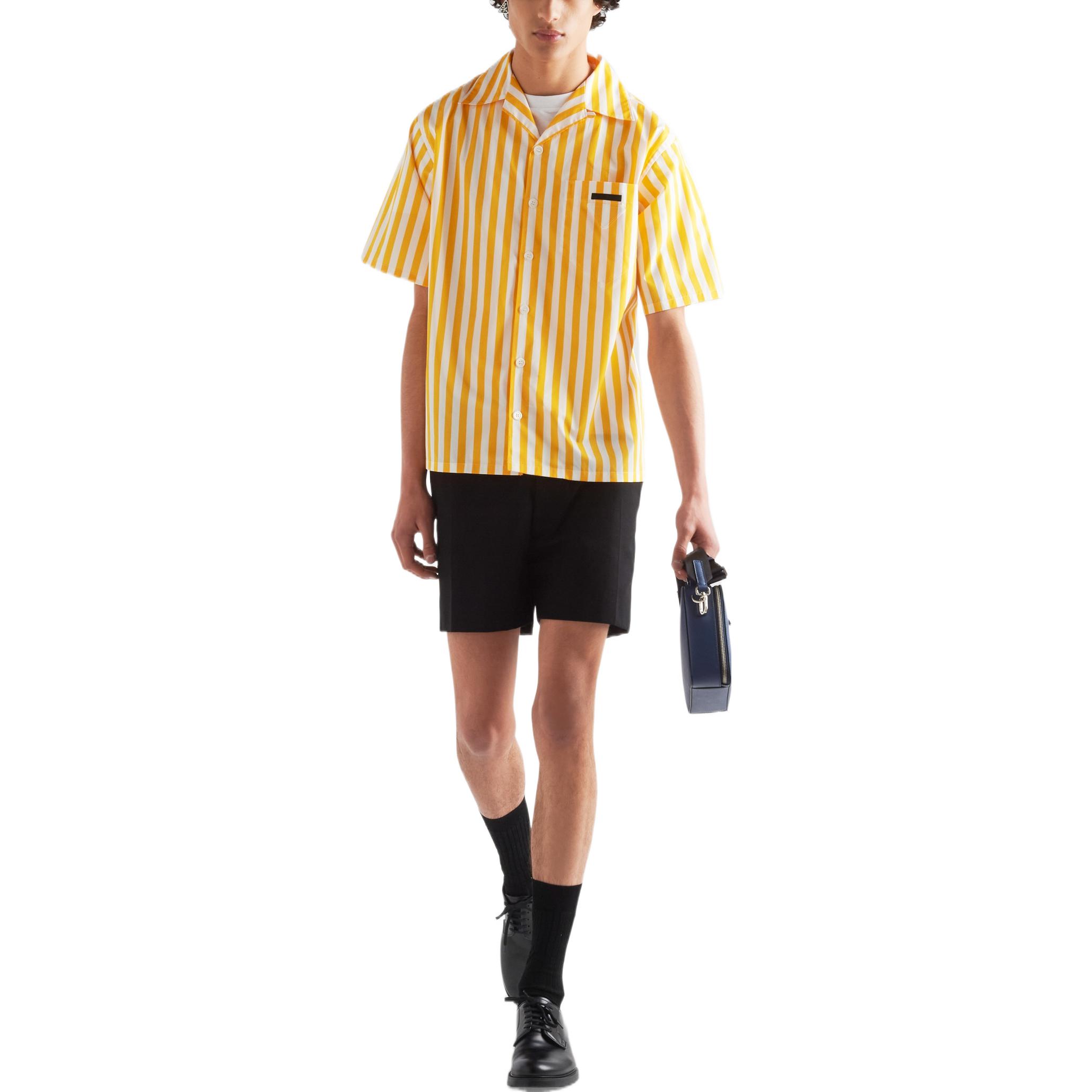 Lookbook PRADA SS22 防曬條紋短袖襯衫 黃色 UCS414-108R-F0A7U-S-221