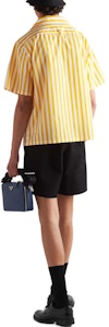 프라다 SS22 선 프로텍션 스트라이프 반팔 셔츠 옐로우 UCS414-108R-F0A7U-S-221 Shop 프라다 SS22 선 프로텍션 스트라이프 반팔 셔츠 옐로우 UCS414-108R-F0A7U-S-221