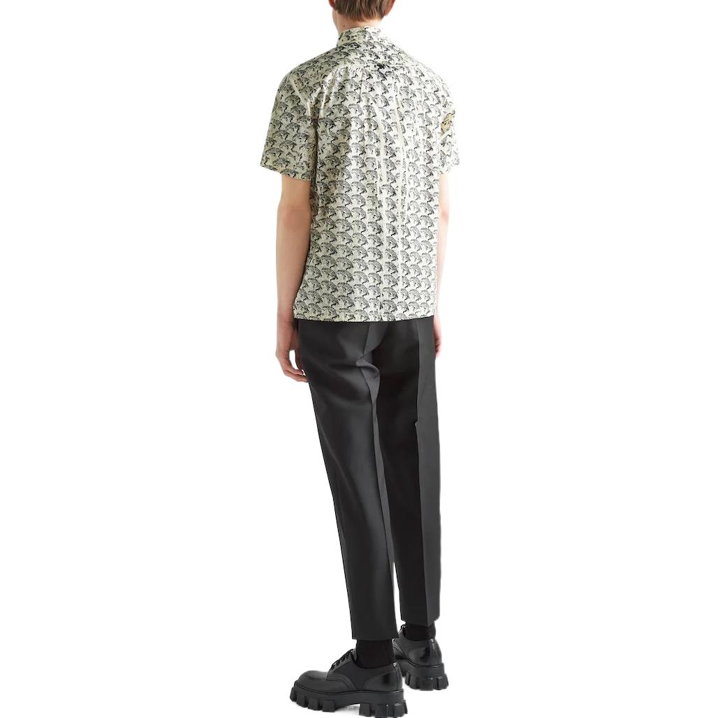 Shop プラダ SS22 ホワイト レオパードプリント ストレッチコットン 半袖シャツ UCS293-10NM-F0061-S-192