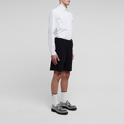 PRADA SS22 弹性腰黑色短裤 休闲穿搭 SPH173K2G-F0002 Shop PRADA SS22 弹性腰黑色短裤 休闲穿搭 SPH173K2G-F0002