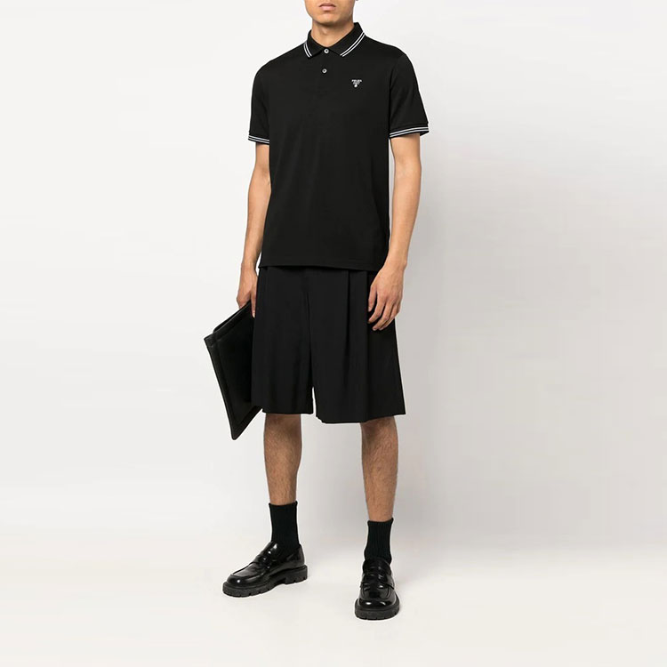 Shop 普拉达 SS22 标志刺绣黑色 Polo 衫. UJN765-1ZMI-F0002-S-212