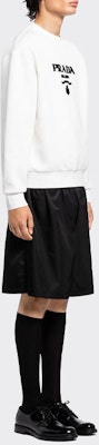 普拉达 SS22 白色标志印花长袖圆领卫衣 UJL207-1Z54-F0009-S-221 Purchase 普拉达 SS22 白色标志印花长袖圆领卫衣 UJL207-1Z54-F0009-S-221