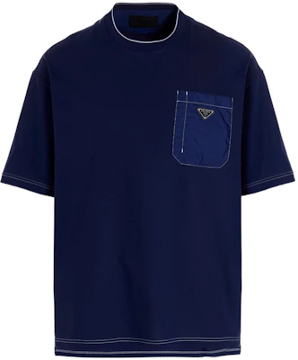 PRADA SS22 Kaos Oversized Saku Biru Navy Fashion. UJN790-10D3-F0021-S-221 Order PRADA SS22 Kaos Oversized Saku Biru Navy Fashion. UJN790-10D3-F0021-S-221