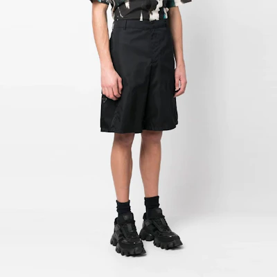 PRADA SS23 Pantalones Cortos Negros con Logo Triangular. SPH244-1WQ8-F0002-S-231 Purchase PRADA SS23 Pantalones Cortos Negros con Logo Triangular. SPH244-1WQ8-F0002-S-231