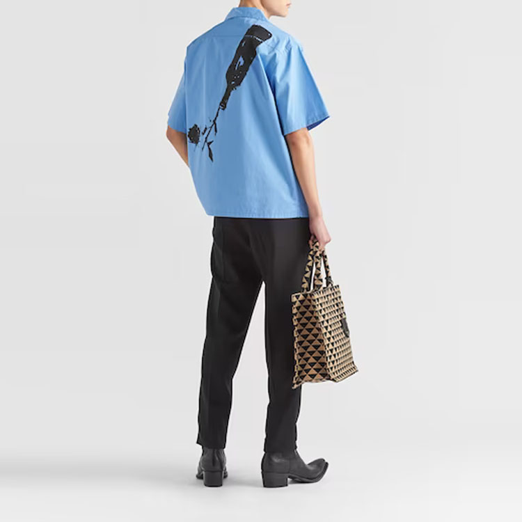 Shop PRADA SS23 藍色墨水花瓶印花防曬襯衫 UCS414-12UE-F0076-S-221