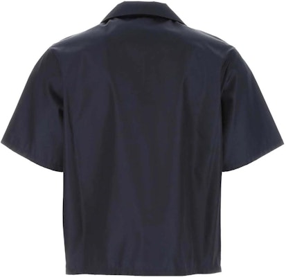 프라다 SS23 블루 반팔 로고 셔츠 UV 보호. SC637-1WQ8-F0SVF-S-231 Lookbook 프라다 SS23 블루 반팔 로고 셔츠 UV 보호. SC637-1WQ8-F0SVF-S-231