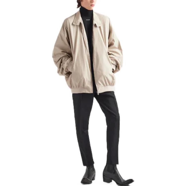 Lookbook PRADA SS23 Jaket Bomber Kapas Campuran Limestone. SGC245-12NS-F0A08