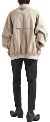PRADA SS23 Jaket Bomber Kapas Campuran Limestone. SGC245-12NS-F0A08 Shop PRADA SS23 Jaket Bomber Kapas Campuran Limestone. SGC245-12NS-F0A08