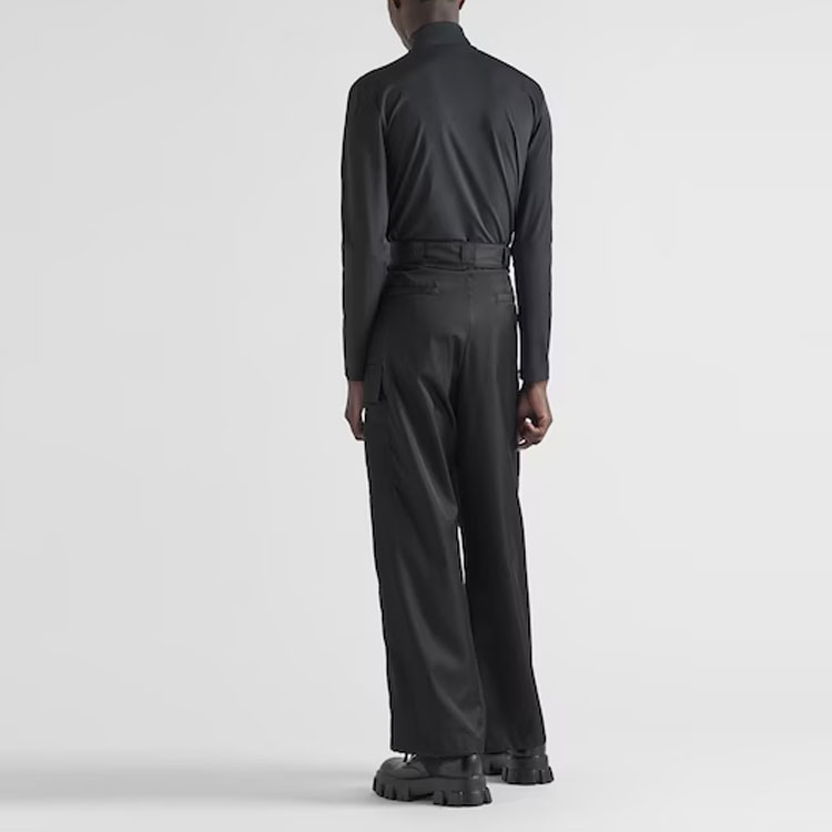 Lookbook PRADA SS23 黑色高領長袖 Logo T恤 UJL188-10Q0-F0002-S-222