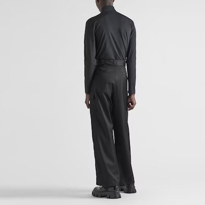 PRADA SS23 黑色高領長袖 Logo T恤 UJL188-10Q0-F0002-S-222 Lookbook PRADA SS23 黑色高領長袖 Logo T恤 UJL188-10Q0-F0002-S-222