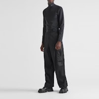 普拉达SS23标志高领长袖T恤 黑色 UJL188-10Q0-F0002-S-222 Shop 普拉达SS23标志高领长袖T恤 黑色 UJL188-10Q0-F0002-S-222