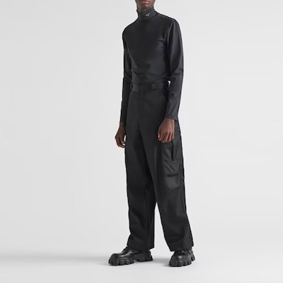 PRADA SS23 黑色高領長袖 Logo T恤 UJL188-10Q0-F0002-S-222 Shop PRADA SS23 黑色高領長袖 Logo T恤 UJL188-10Q0-F0002-S-222