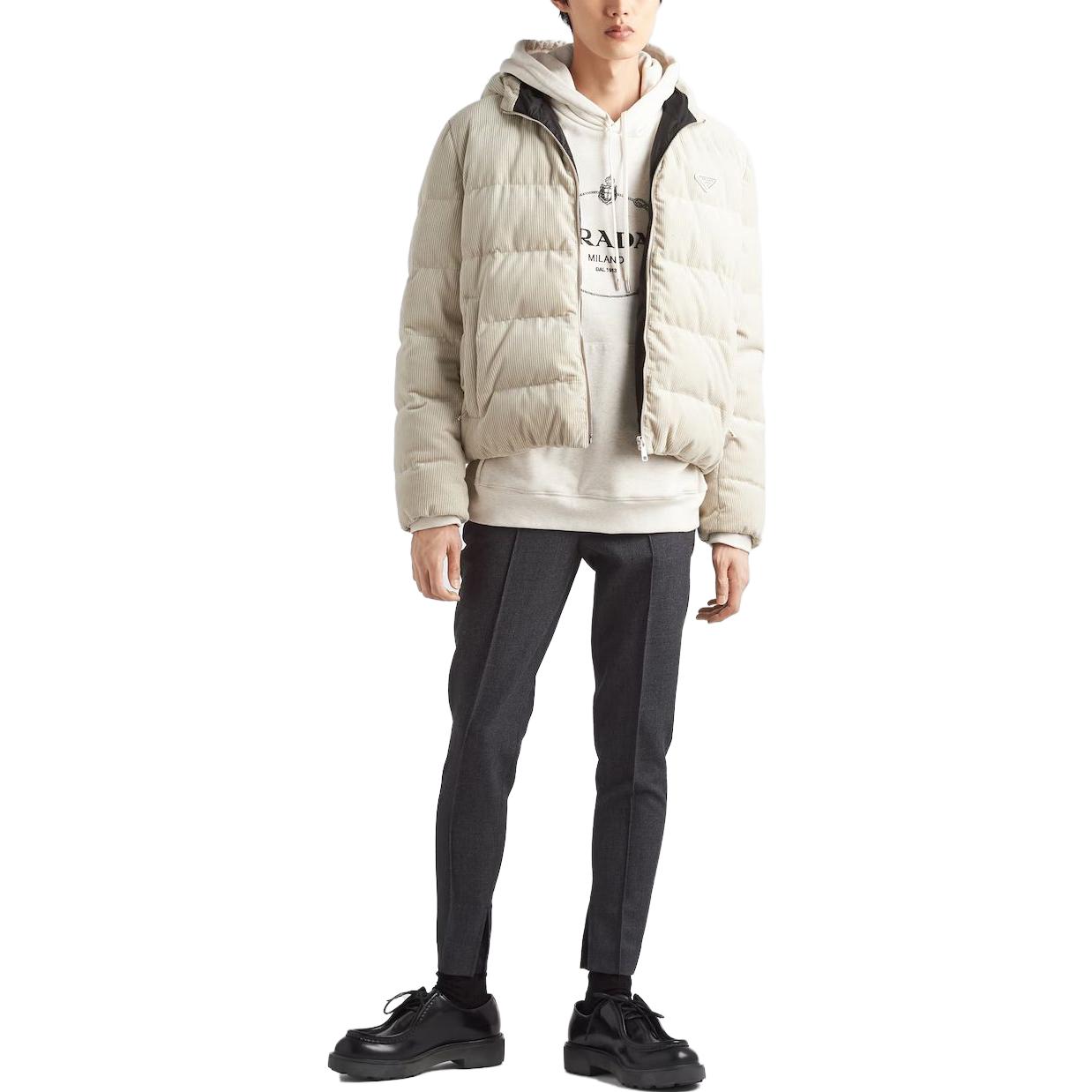 Lookbook 普拉达SS23天然连帽衫，印花标志，长袖设计。 UJL24B-13IQ-F0018-S-232