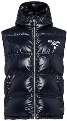 普拉达 SS23 海军蓝无袖连帽拉链马甲 SGC090-11A9-F0SVF-S-222 Order 普拉达 SS23 海军蓝无袖连帽拉链马甲 SGC090-11A9-F0SVF-S-222