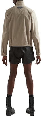 프라다 SS23 솔리드 컬러 코튼 블렌드 롱슬리브 자켓 라임스톤 그레이. SGC246-12NS-F0A08-S-231 Shop 프라다 SS23 솔리드 컬러 코튼 블렌드 롱슬리브 자켓 라임스톤 그레이. SGC246-12NS-F0A08-S-231