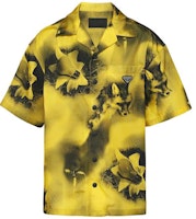 PRADA SS23 Yellow Logo Print UV Protection Half-Sleeve Shirt. SC513-11P1-F0010-S-202 PRADA SS23 Yellow Logo Print UV Protection Half-Sleeve Shirt. SC513-11P1-F0010-S-202
