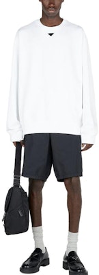 PRADA SS23 男款白色寬鬆長袖圓領T恤 UJL26A-11LN-F0009-S-232 Lookbook PRADA SS23 男款白色寬鬆長袖圓領T恤 UJL26A-11LN-F0009-S-232