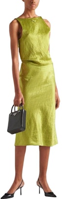Falda Midi Sólida de Satén Verde Helecho PRADA SS23. P133V-12TI-F0613-S-231 Lookbook Falda Midi Sólida de Satén Verde Helecho PRADA SS23. P133V-12TI-F0613-S-231