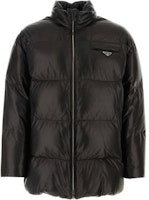 PRADA SS24 Black Puffer Jacket with Logo and Zip-Up Stand Collar. UPS559-JHI-F0002 PRADA SS24 Black Puffer Jacket with Logo and Zip-Up Stand Collar. UPS559-JHI-F0002