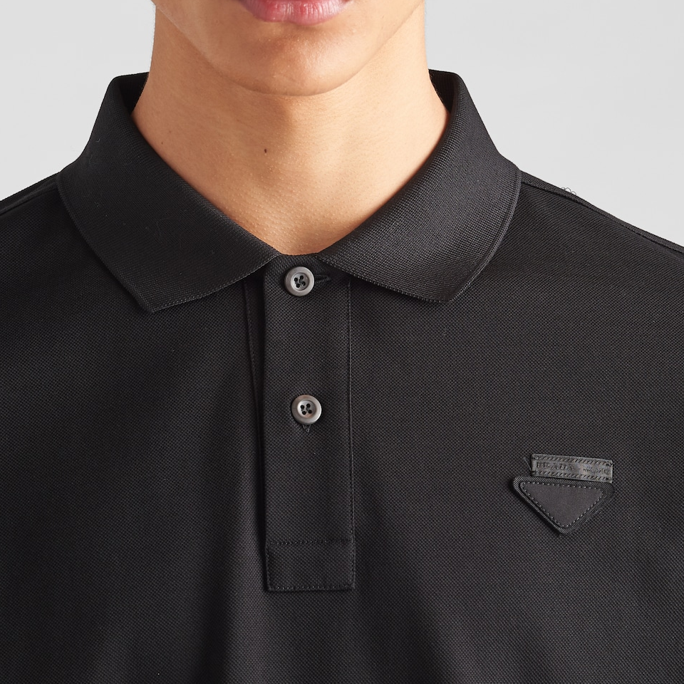 Purchase 프라다 SS24 블랙 로고 반팔 폴로 셔츠. UJN444-XGS-F0002-S-WEO