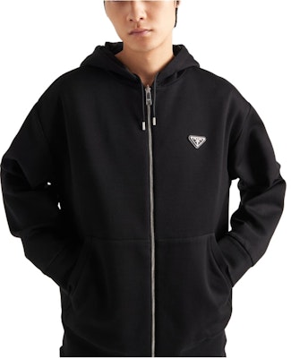 PRADA SS24 Jaket Hoodie Oversized Hitam Logo Patch. UJL41B-11JE-F0806-S-OOO Lookbook PRADA SS24 Jaket Hoodie Oversized Hitam Logo Patch. UJL41B-11JE-F0806-S-OOO