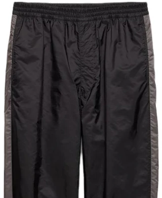 プラダ SS24 ブラック ストライプ パッチワーク リラックスフィット ジョガーパンツ. SPH442-1WQ9-F0N5A-S-OOO Sizing プラダ SS24 ブラック ストライプ パッチワーク リラックスフィット ジョガーパンツ. SPH442-1WQ9-F0N5A-S-OOO
