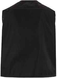 PRADA SS24 Vest Hitam Leher-V dengan Poket Logo Patch Berzip. SGC499-1WQ8-F0002-S-OOO Lookbook PRADA SS24 Vest Hitam Leher-V dengan Poket Logo Patch Berzip. SGC499-1WQ8-F0002-S-OOO