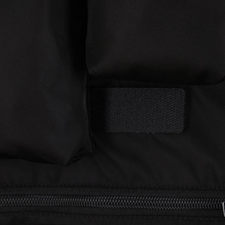 Purchase PRADA SS24 Vest Hitam Leher-V dengan Poket Logo Patch Berzip. SGC499-1WQ8-F0002-S-OOO