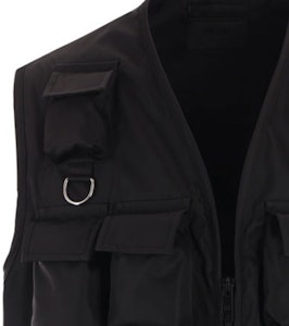 PRADA SS24 Vest Hitam Leher-V dengan Poket Logo Patch Berzip. SGC499-1WQ8-F0002-S-OOO Details for PRADA SS24 Vest Hitam Leher-V dengan Poket Logo Patch Berzip. SGC499-1WQ8-F0002-S-OOO