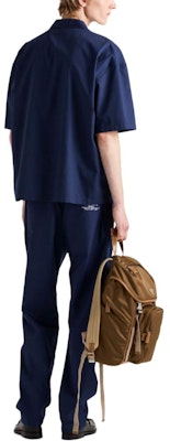 프라다 SS24 블루 로고 프린트 반팔 지퍼 셔츠. SC781-1480-F0216-S-OOO Shop 프라다 SS24 블루 로고 프린트 반팔 지퍼 셔츠. SC781-1480-F0216-S-OOO