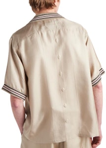 PRADA SS24 Kemeja Abu-Abu Bergaris Logo Pendek Lengan. UCS501-1QWC-F00065-S-OOO Purchase PRADA SS24 Kemeja Abu-Abu Bergaris Logo Pendek Lengan. UCS501-1QWC-F00065-S-OOO