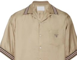 Sizing PRADA SS24 Kemeja Abu-Abu Bergaris Logo Pendek Lengan. UCS501-1QWC-F00065-S-OOO