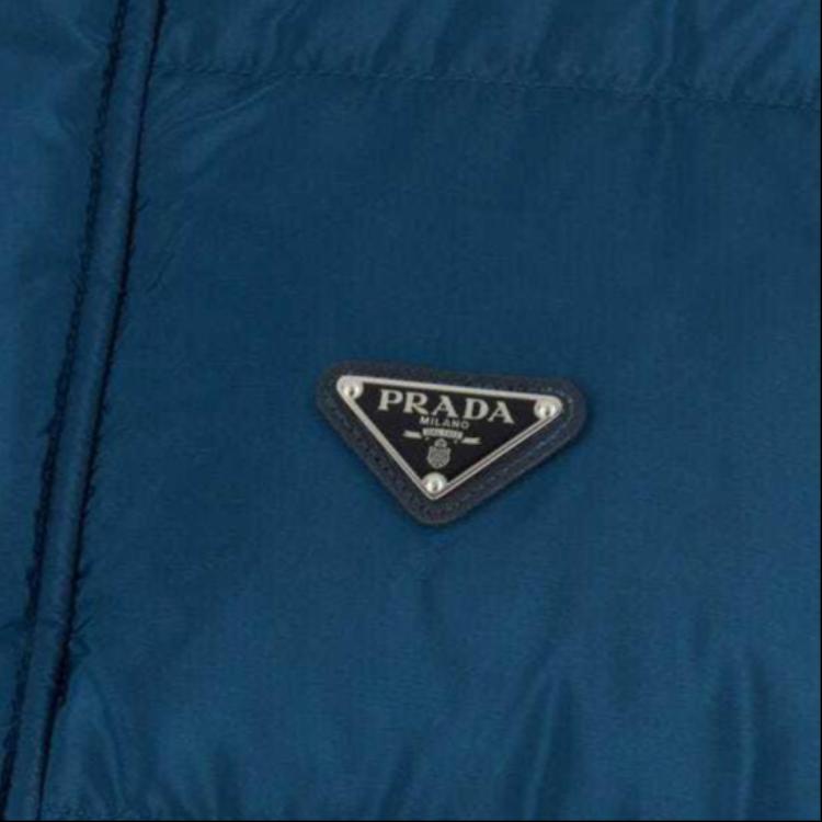 Sizing PRADA SS24  Solid Logo Hooded Puffer Jacket - Blue. SGC699-1WQ9-FOAFC-S-OOO