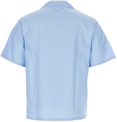 프라다 SS24 스트라이프 로고 반팔 셔츠 블루 UCS414-1VJP-F0012-S-221 Lookbook 프라다 SS24 스트라이프 로고 반팔 셔츠 블루 UCS414-1VJP-F0012-S-221