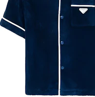 Sizing PRADA SS24 Kemeja Lengan Pendek Navy Blue Pria Badge Straight-Cut SC559-1ZR3-F0008-S-212